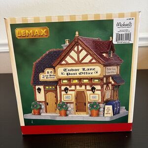 Lemax Tudor Lane Post Office Lighted 2013 Ceramic Christmas Village‎ Cottage